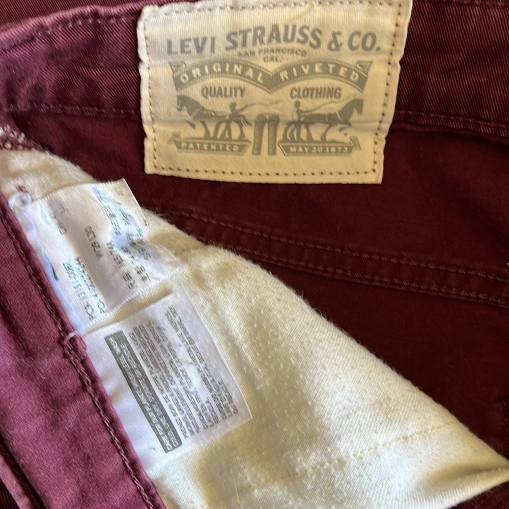 Levi Strauss & Co. maroon jeans  W29 x L30 as shown on tag - Picture 5 of 6